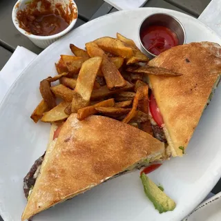 Torta de Chicken Milanese.