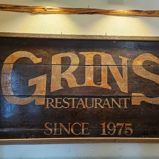 Grin's sign