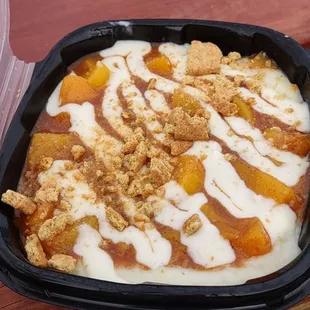 Peach cobbler grits