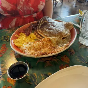 2x4 pancakes with sausage bacon and hashbrowns