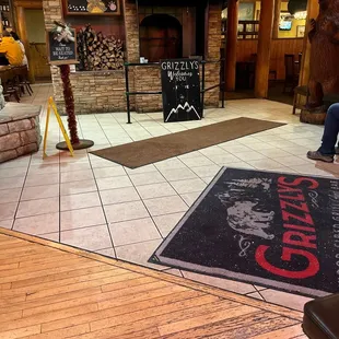 Supper with the fiancé and boy at Grizzly's!