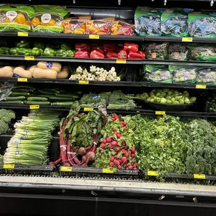 Produce at grocery outlet Kerman