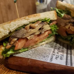 Very impressed with my BLT I ordered with mushrooms instead of bacon. Fresh ingredients &amp; nice presentation.