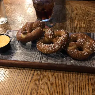 Pretzels and cheese