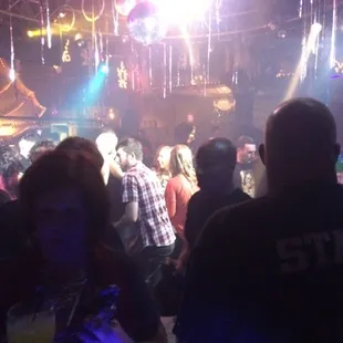 Always dancers at groovys