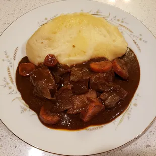 Pan sautéed beef tenderloin in brown sauce