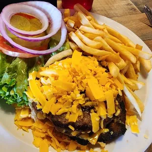 Black &amp; Gold Burger (beef and hot sausage patty)
