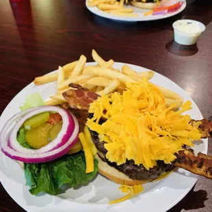 Bacon Cheeseburger with fries