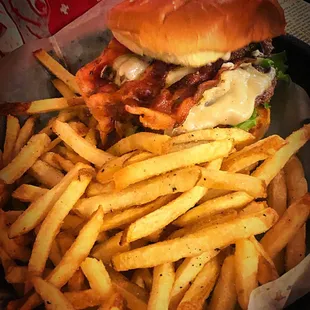 Bacon burger with fresh fries