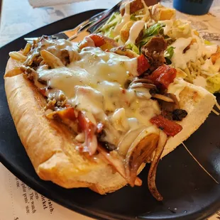 Philly Cheesesteak, cesar salad