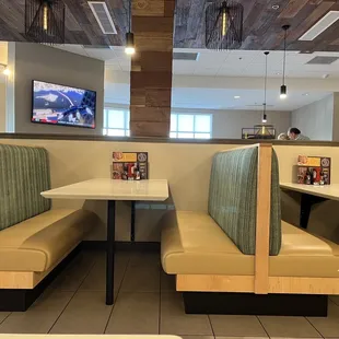 Interior of Perrysburg Ground Round.