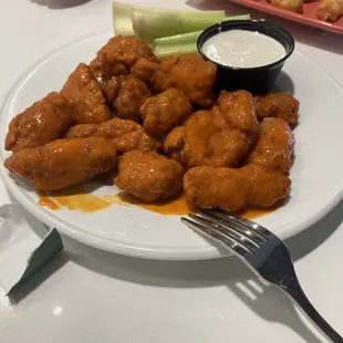 1lb of boneless wings