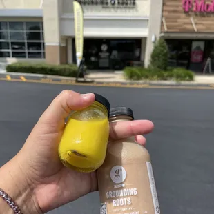 Wednesday Wellness GTL Shot $3 Stamina Smoothie Grab and Go $8