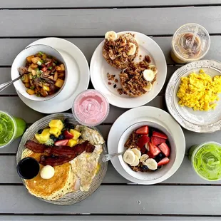 Bucksters Hash Bowl, The Tiny, Eggs, Granola Bowl, The Slammer, Greena Colada Smoothie, School Bus Breakfast Smoothie, Iced Latte