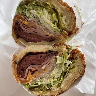 Grubbin&apos; It Sandwich (pastrami)