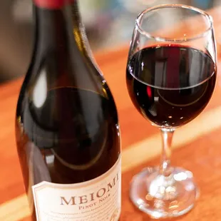 Meiomi Pino Noir
