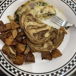 Veggie Lovers Omelet w/ potatoes