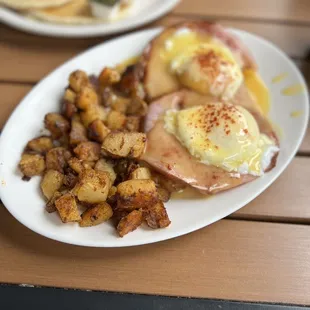 Eggs Benedict