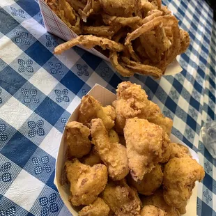 Onion rings and cauliflower