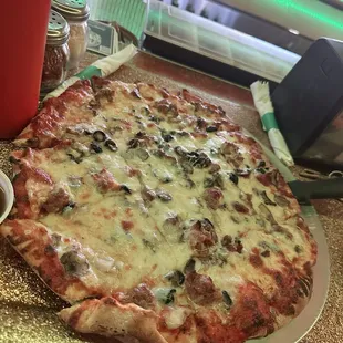 14&quot; Bob&apos;s Specialty Pizza