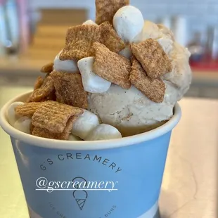 Cinnamon churro with Cinnamon Toast Crunch and marshmallows topping