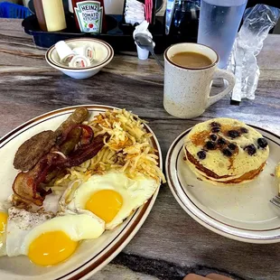 G&apos;s Super Breakfast! (Blueberries was extra $$)