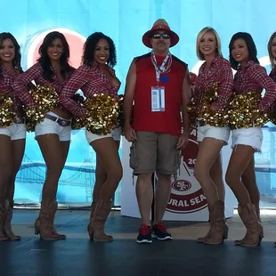 Big Daddy LaBray and the 49er girls,    Photo Credit by BigDaddyLaBray