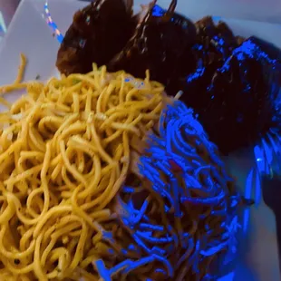Chicken lo mein. Large portion size. Yumm