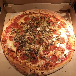Large pepperoni, sausage, &amp; mushroom = AMAZING!