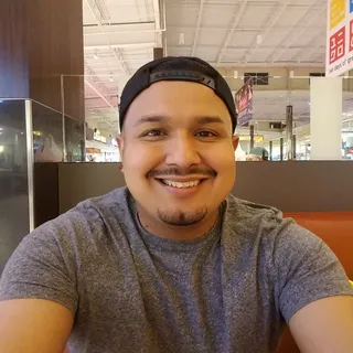Esteban H.