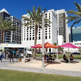 The Guacamoli Truck in action in Downtonw Orlando.