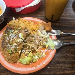 Chile relleno, arroz