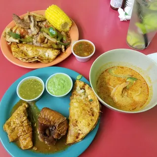 Shrimp in creamy sauce. Chicharrone. Turkey tail. Birria tacos. Corn on cob. Buche. Shitken fajita.