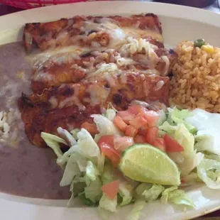 a plate of mexican food