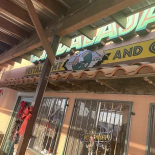 the outside of the restaurant