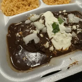 Enmoladas Chicken