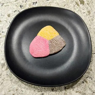 04/10/22 Polvoron Tricolor