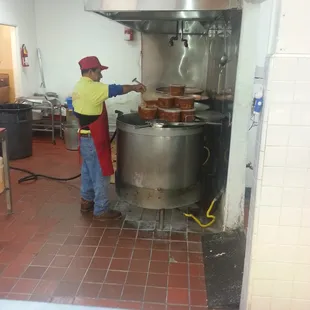 Sells Menudo on Saturdays and Sundays.