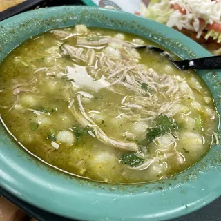 POZOLE VERDE DE POLLO