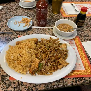 Chicken lo main yum yum