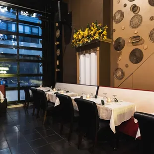  dining room with tables and chairs