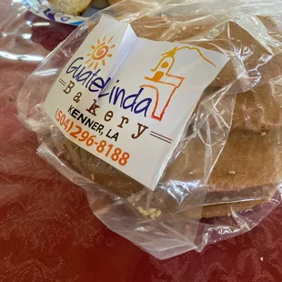 Champuradas y pan francés (I pan heated the French bread)