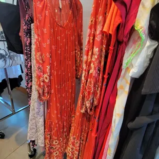 I wantvthis dress!