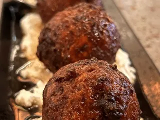 Marnas Eatery and Lounge