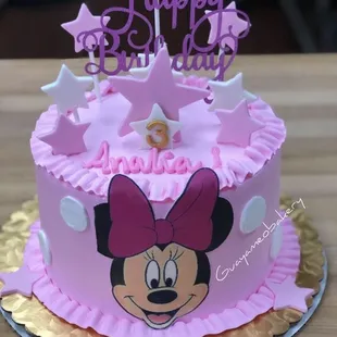 Minnie Mouse cake