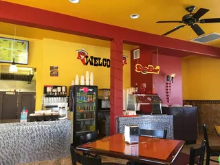 Los Robertos Mexican Food