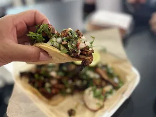 Tacos Los Cholos - Huntington Park