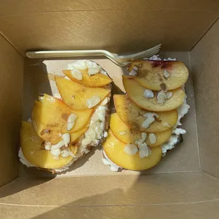 Toast with ricotta and peach
