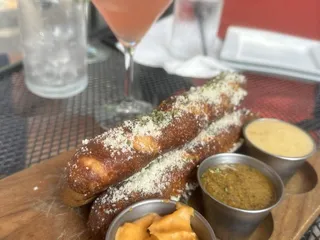 Browndog Barlor & Restaurant