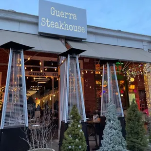 the outside of the restaurant